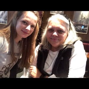 Meet your Posher, Caroline